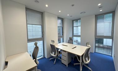 Access professional office space in HQ Laureano di Trevi Tower