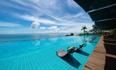 Condo for sale or rent , the Reef with balcony Panoramic seaview