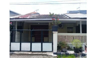 Dikontrakkan Wiguna harga terjangkau semi furnished