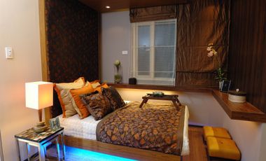 1 bedroom interiored with balcony