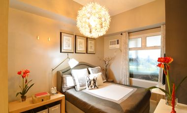 1 bedroom interiored with balcony