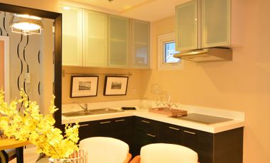 1 bedroom interiored with balcony